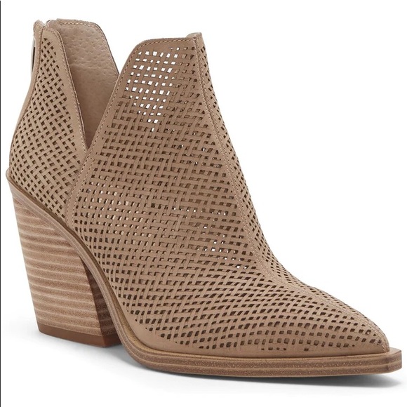 Vince Camuto Gibbela Woven Pointed Toe 
